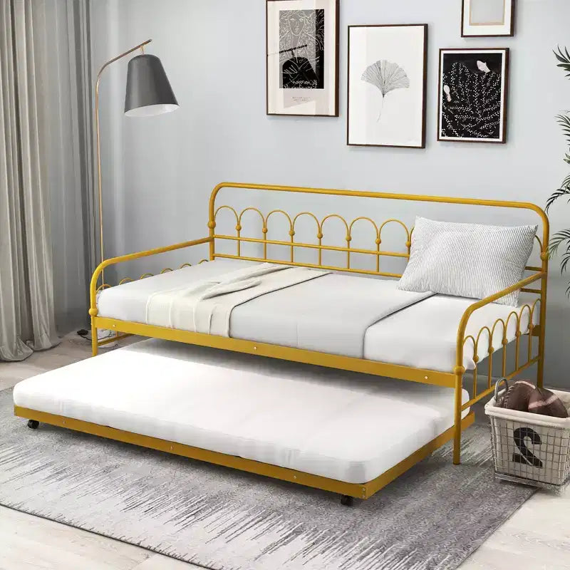 Letto a giorno matrimoniale in metallo con letto estraibile – Divano letto salvaspazio, ruote bloccabili, oro