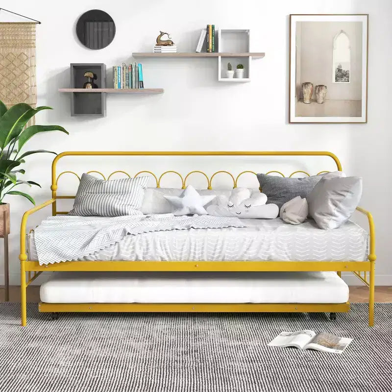 Letto a giorno matrimoniale in metallo con letto estraibile – Divano letto salvaspazio, ruote bloccabili, oro
