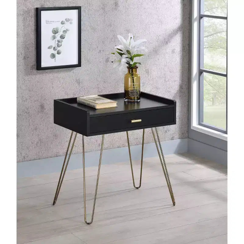 Tavolino d'appoggio Allen Mid-Century 23,5" nero - Ore International: gambe cromate color rame, cassetto portaoggetti