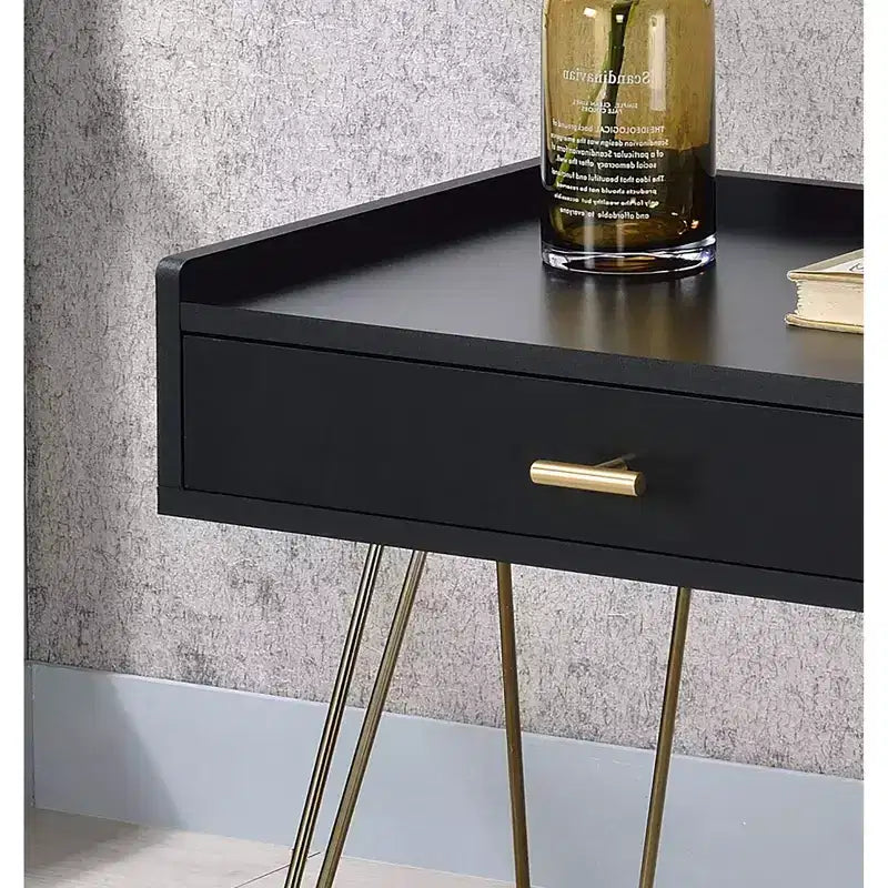 Tavolino d'appoggio Allen Mid-Century 23,5" nero - Ore International: gambe cromate color rame, cassetto portaoggetti