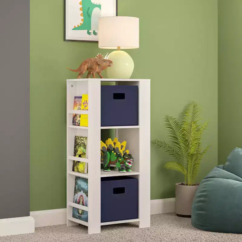Torre Organizer per Libri e Giocattoli per Bambini – 3 Scomparti, 6 Scaffali per Libri, Bianca con 2 Contenitori in Tessuto