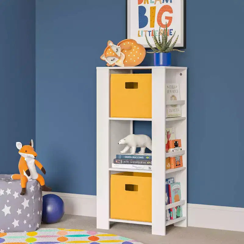 Torre Organizer per Libri e Giocattoli per Bambini – 3 Scomparti, 6 Scaffali per Libri, Bianca con 2 Contenitori in Tessuto