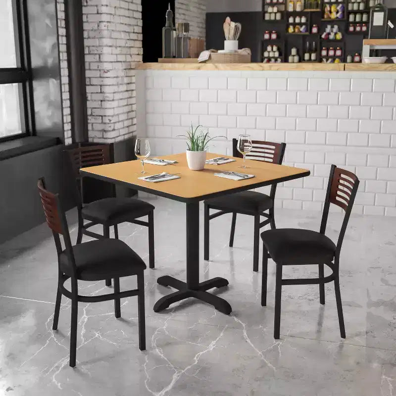 Sedia da ristorante in metallo con schienale a doghe decorativo Emma and Oliver Black